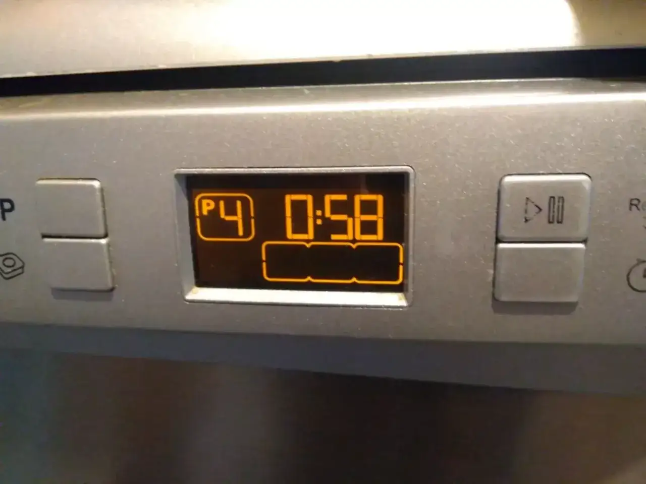 Wyświetlacz zmywarki Beko pokazuje
